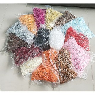 เชือกคล้องป้ายสินค้า 1 ห่อใหญ่ (1000 เส้น+ -) มี 19 สีให้เลือก ใช้สำหรับห้อยป้ายแท็กหรือร้อยป้ายราคาสินค้า