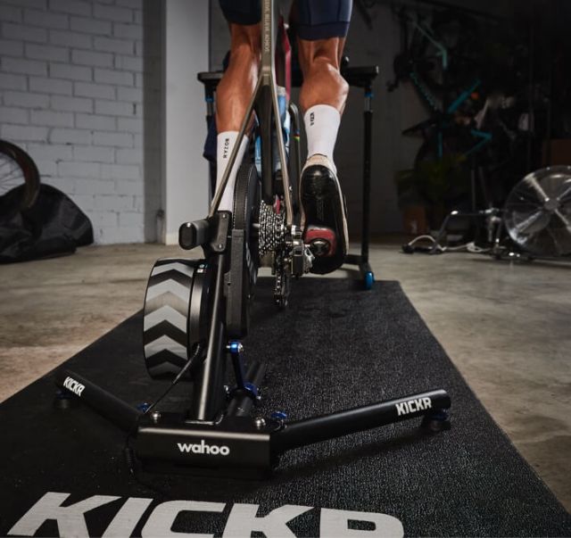 เทรนเนอร์-wahoo-kickr-power-smart-trainer-เทรนเนอร์ปั่นจักรยานวัดวัตต์ได้