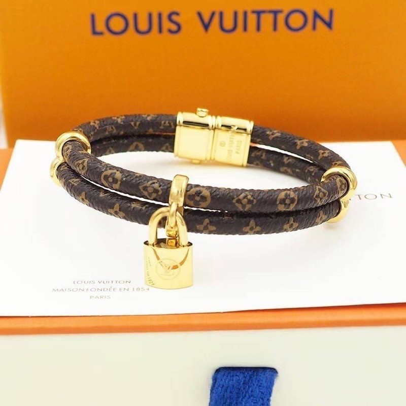 สร้อยข้อมือ-louis-vuitton