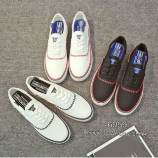 รองเท้าผ้าใบ แบบผูกเชือก New..Keds