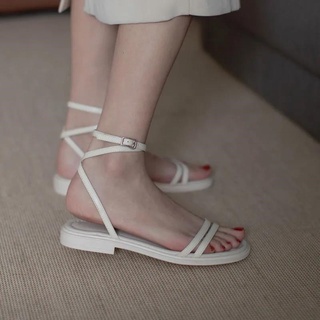 ภาพหน้าปกสินค้า💫🔥รองเท้าแตะแฟชั่น,รุ่นเกาหลีมาใหม่ รองเท้าผู้หญิง รุ่นเปิดเท้า ส้นเตี้ย งานมาใหม่สวยมากคะ ที่เกี่ยวข้อง