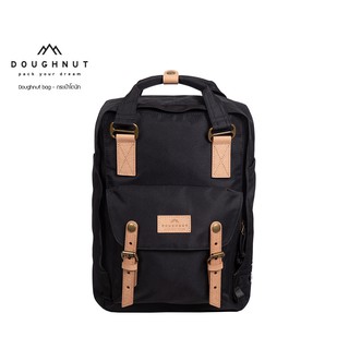 DOUGHNUT BAG : MACAROON CLASSIC REBORN SERIES : BLACK : กระเป๋าโดนัทน้ำหนักเบา หนังแท้ กันน้ำได้  กระเป๋าเป้  (รหัสสินค้า 05554)