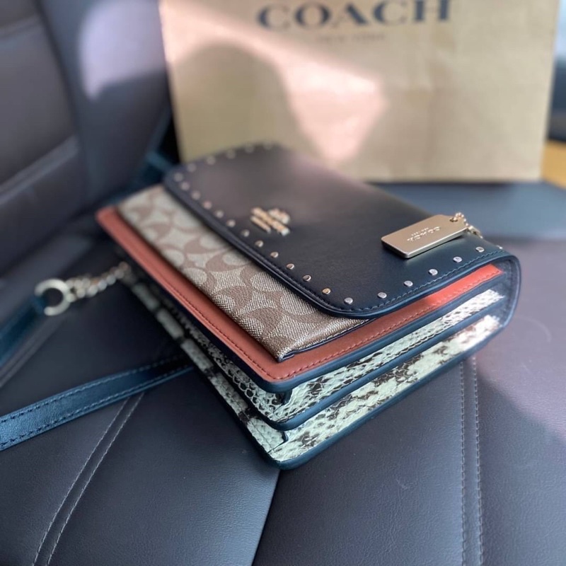 กระเป๋าสะพายข้างผู้หญิง-แบรนด์ของแท้-สอนค้า-coach-outlet-ราคาถูกมาก