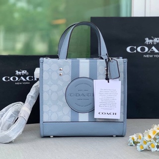 (ผ่อน0%) กระเป๋าสะพายข้าง Coach Dempsey Tote 22 In Signature Jacquard With Stripe And Coach Patch ลายซี สีฟ้า