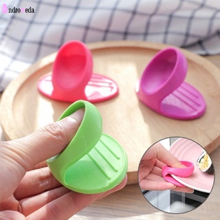 Creative Silicone Oven Anti-scald Gloves Clip/ High Temperature Resistance Finger Clamp/ Kitchen Protector Tool