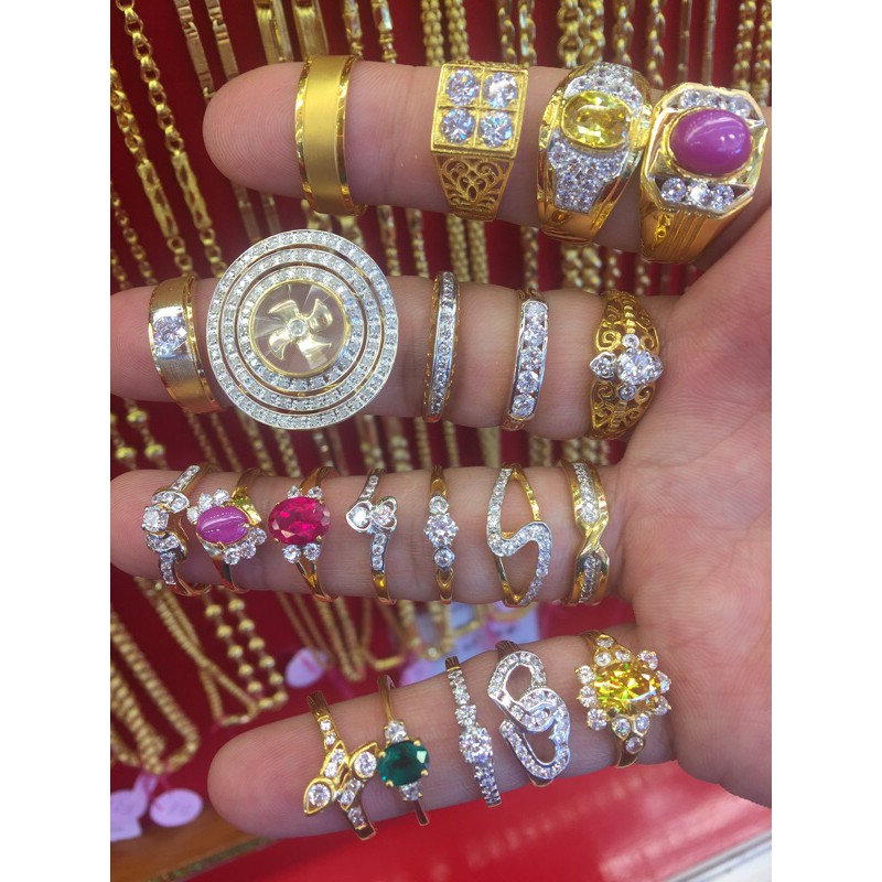 ภาพหน้าปกสินค้าแหวนทองแท้90% หัวพลอย พร้อมใบรับประกัน จากร้าน jayongvor บน Shopee