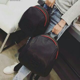 กระเป๋าเป้ทรงหลังเต่า ดีไซน์ Casual Classic