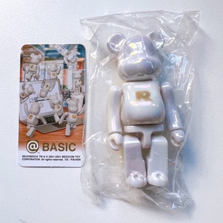 Be@rbrick​ 100​% series​ 42 Basic “R”