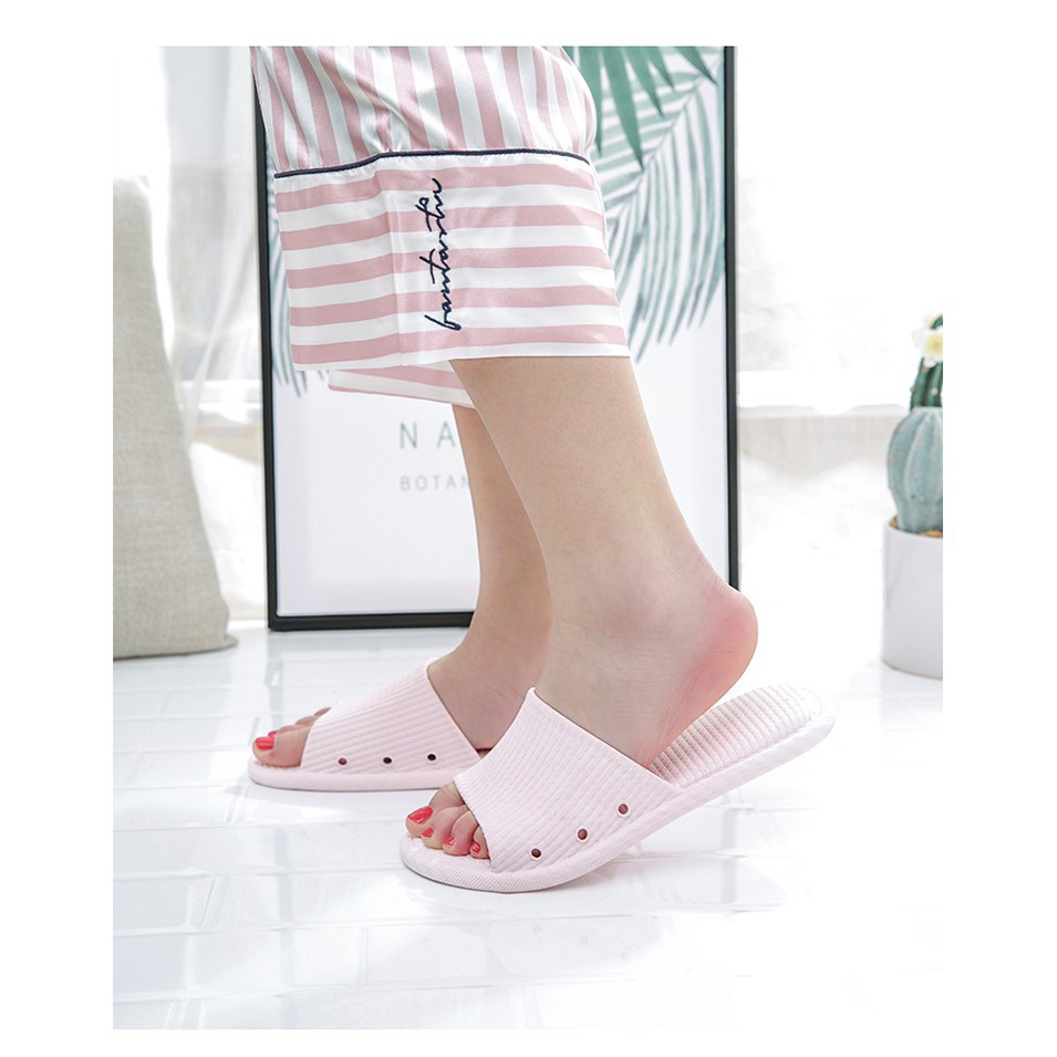 ภาพสินค้าMellor Chic : Slippers รองเท้าเเตะใส่ในบ้าน รุ่นยางEVA กันลื่น จากร้าน mellorchic บน Shopee ภาพที่ 5