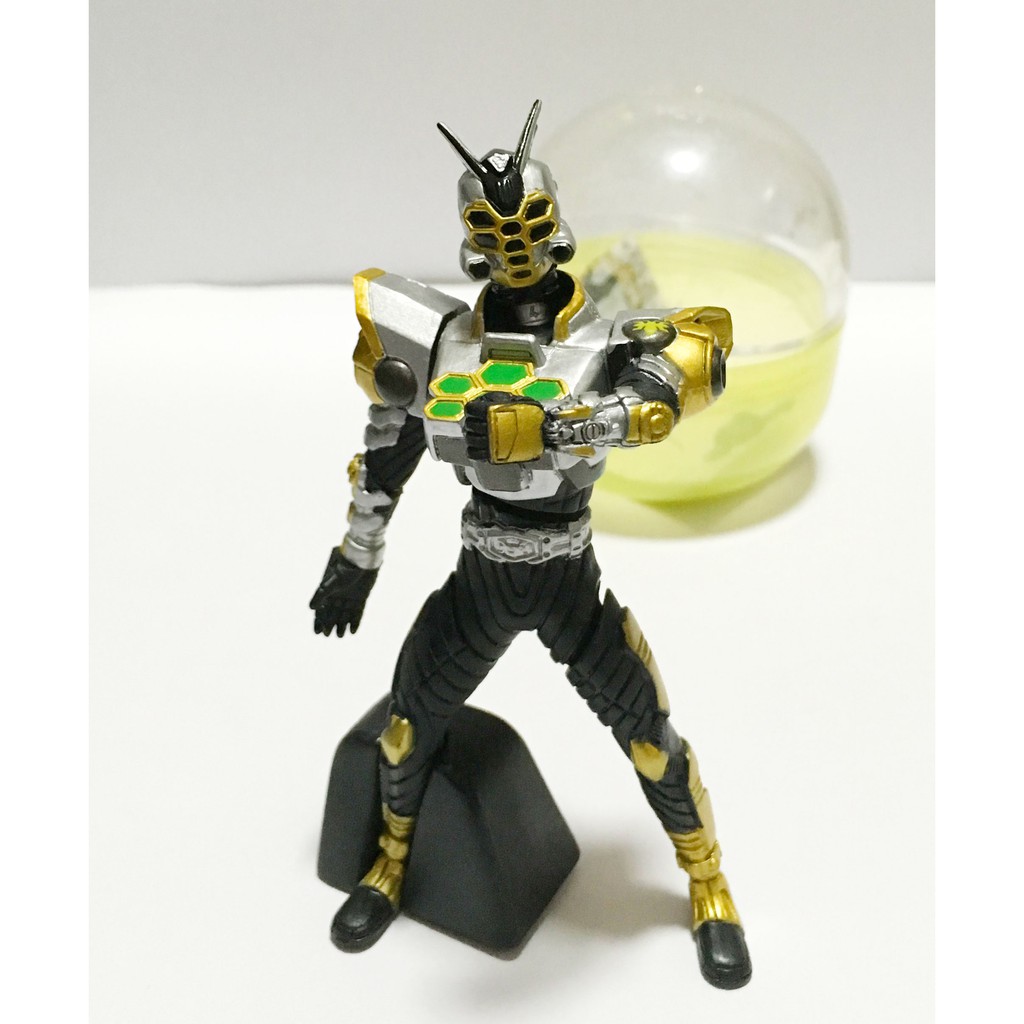 กาชาปอง Masked Rider Kabuto the Bee Masked Form Figure ของแท้จาก Bandai ...