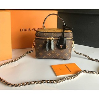 กระเป๋า​สะพาย​ข้าง​ Louis​ Vuitton​