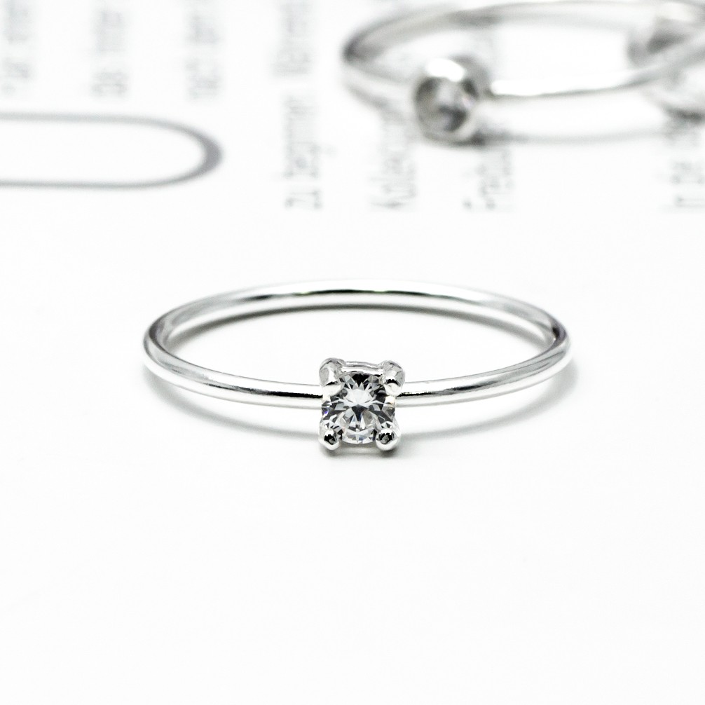 รูปภาพของStar Jewelry แหวนเงินแท้ 92.5% แหวนเพชรมินิมอล ประดับเพชร CZ รุ่น RS3054-SSลองเช็คราคา