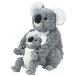 ภาพหน้าปกสินค้าตุ๊กตาผ้า หมีโคอาล่าคู่แม่ลูก SÖTAST เซอทัสต์ IKEA (อิเกีย) ซึ่งคุณอาจชอบราคาและรีวิวของสินค้านี้