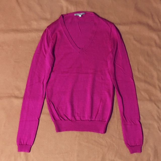 เสื้อuniqlo-m-คอวี-extra-fine-merino-wool-มือ2-ผู้หญิง-สีครีม