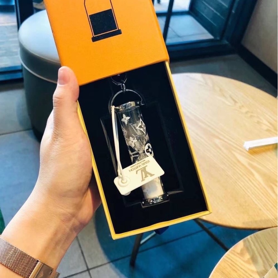 louis-vuitton-silver-hourglass-bag-charm-amp-key-holder-keychain-pendant-พวงกุญแจห้อยกระเป๋า-แบรนด์หลุยส์วิตตอง-นาฬิกาทราย