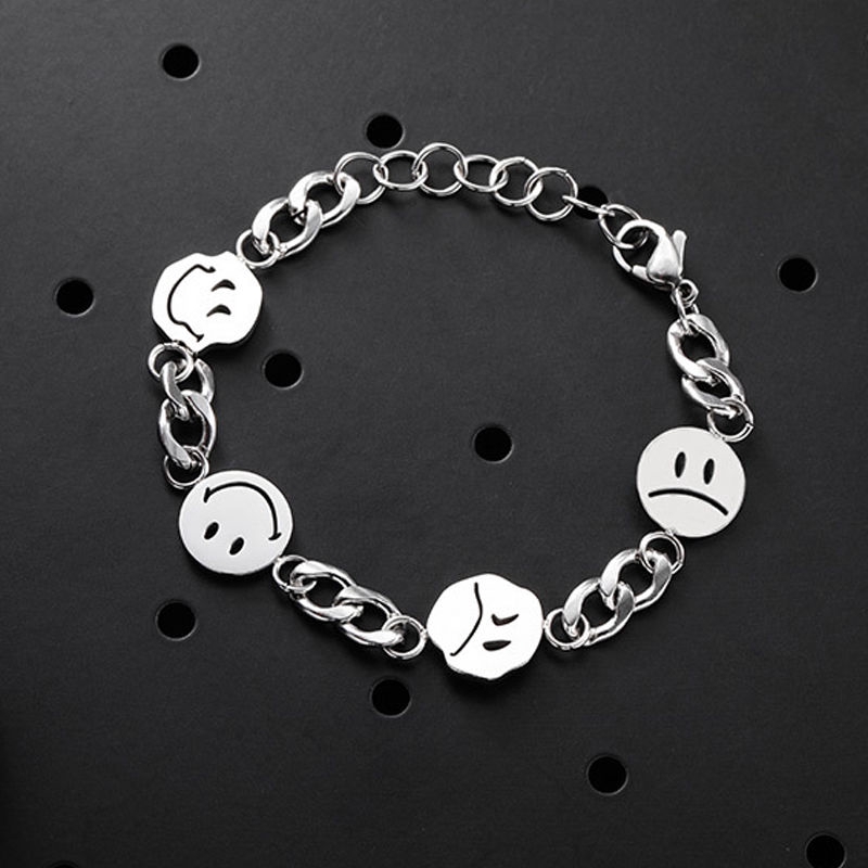 ราคาและรีวิวEmoji smiley bracelet Korean version of the tide simple personality street Hip-Hop