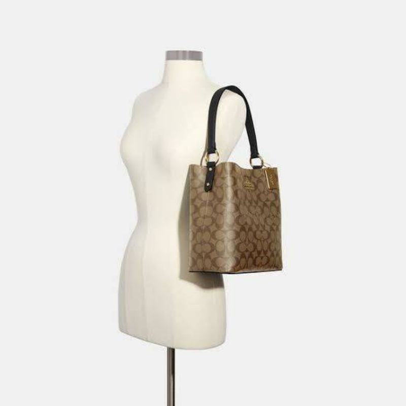 coach-small-town-bucket-bag-in-signature