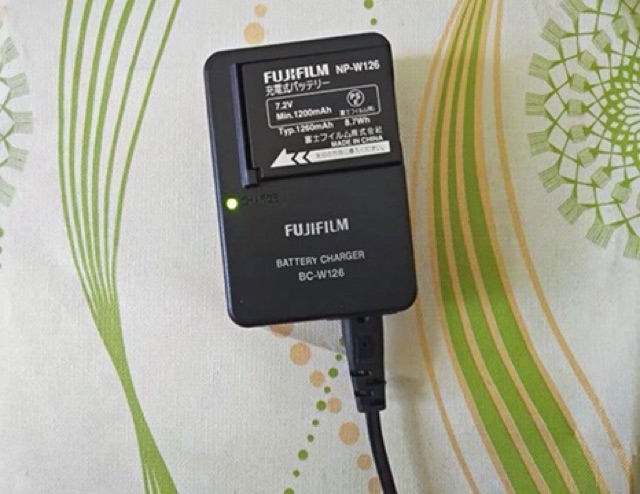 ชุดแท่นชาร์จแบต-amp-แบตแถมกล่องเก็บ-fuji-np-w126-126s-รายละเอียดใต้โพสต์จ้า