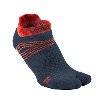 ภาพหน้าปกสินค้าVing Ninja Socks (Ving-ถุงเท้านินจา-เทาเข้ม) ซึ่งคุณอาจชอบราคาและรีวิวของสินค้านี้
