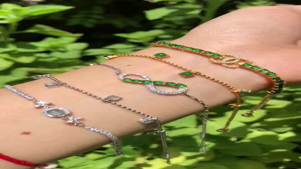 สร้อยเเขนหยกพม่า-jadeite-type-a-feicui-a-jade-เนื้อเเก้ว-ใสกิ๊งค์-ใส่สวยทุกเส้น