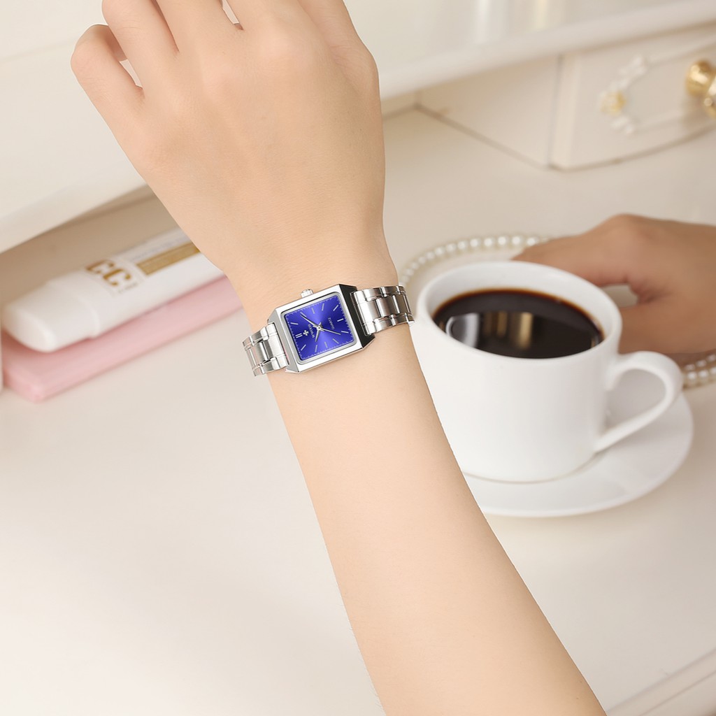 ภาพหน้าปกสินค้าWWOOR นาฬิกาข้อมือ กันน้ํา สไตล์เกาหลี หรูหรา พร้อมกล่องของขวัญ สําหรับผู้หญิง 8850 จากร้าน wwoor2020.th บน Shopee