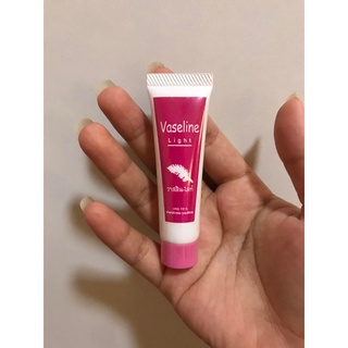 วาสลีน ทาปาก Vaseline Light ศิริราช ของแท้ สินค้าพร้อมส่ง