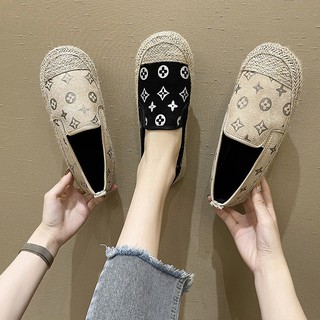 ภาพขนาดย่อของภาพหน้าปกสินค้าพร้อมส่ง รองเท้าแฟชั่นลำลอง,รองเท้าชาวประมง,รองเท้าผู้หญิงเกาหลี,มาใหม่ จากร้าน hilux8803 บน Shopee