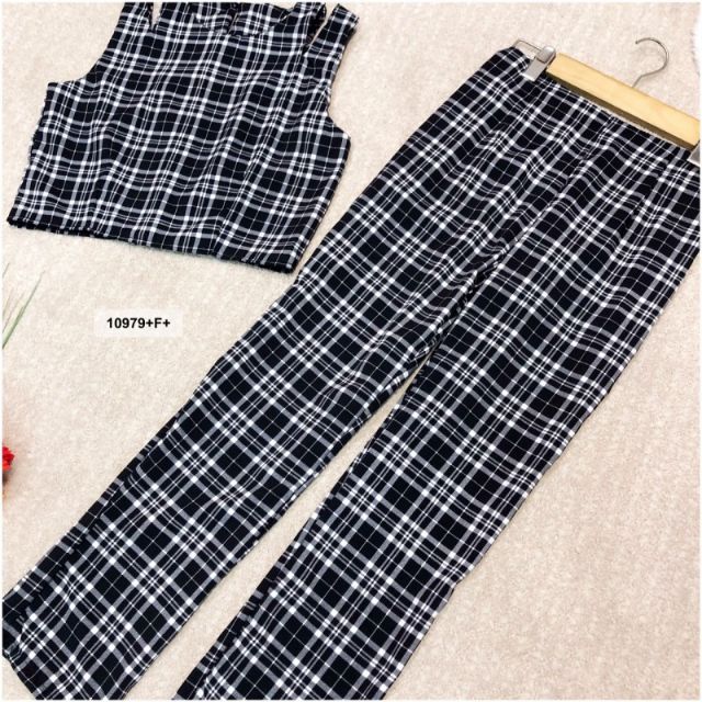 lt-tw10979-gt-set2ชิ้น-เสื้อแขนกุดลายสก็อต-ทรงครอปซิปหลัง-ไหล่-2-ข้างเว้าเป็น-2-สาย-กางเกงขากระบอกยาว-เสื้อ-เอวยืดสม็อคหลัง