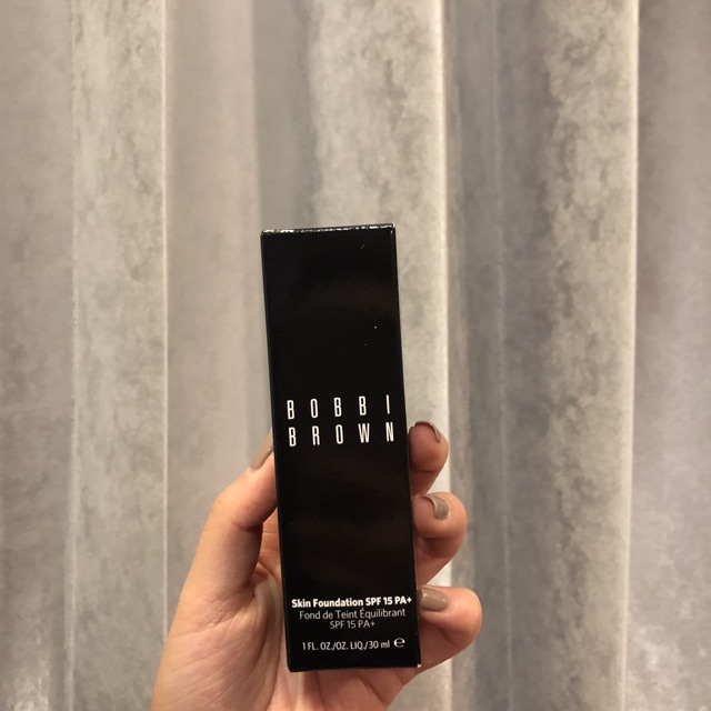 bobbi-brown-skin-long-wear-weightless-foundation