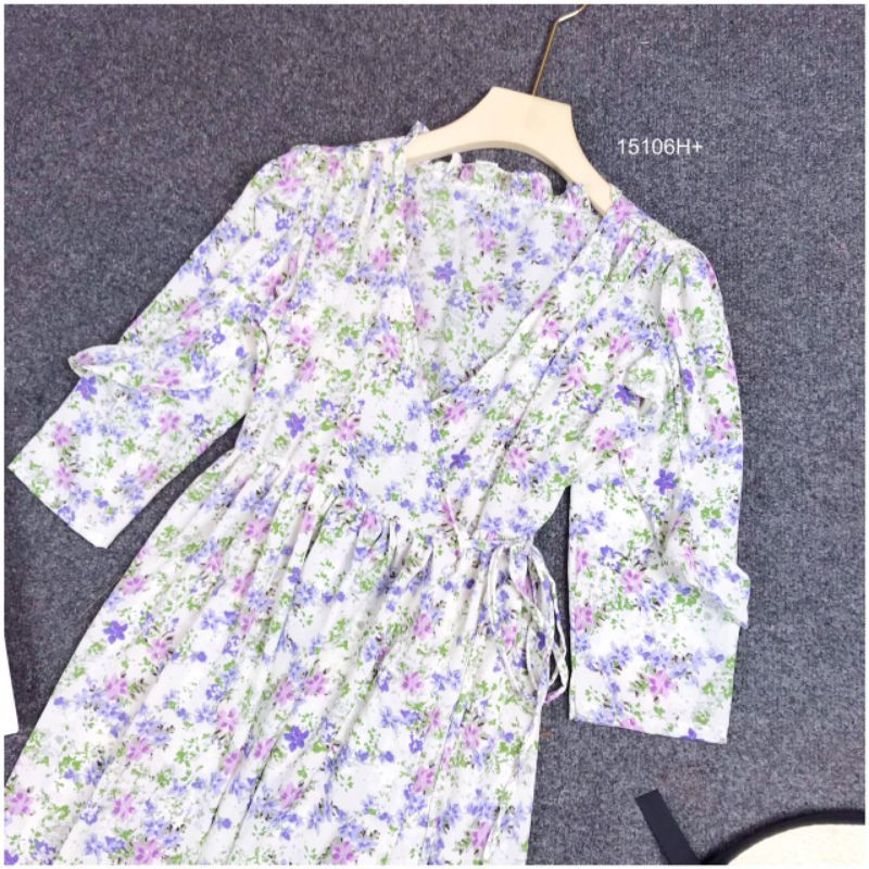 เดรสยาว-ลายดอก-คอวี-เอวผูกโบว์-เสื้อผ้าแฟชั่น-ชุดเที่ยว-15106