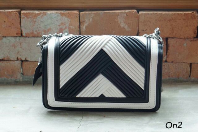 chanel-boy-channel-v-bag