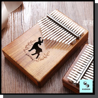 ภาพหน้าปกสินค้าคาลิมบา 17 keys Kalimba solid Mahogany Acacia Bamboo จูนเสียงแล้ว พร้อมถุงใส่และค้อนจูนเสียง ที่เกี่ยวข้อง