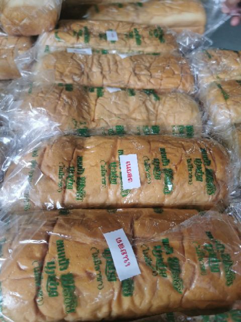 ภาพหน้าปกสินค้าขนมปังบางลำภู  ไส้ทะลัก​ ​ ค่าส่งถูก​ ส่งไว ​มีทุกไส้​ จากร้าน taebom452 บน Shopee
