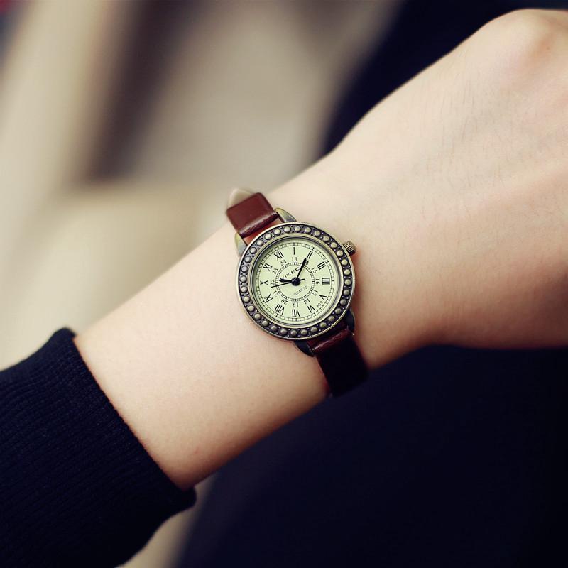 นาฬิกาข้อมือ สายหนัง ขนาดเล็ก สไตล์โรมันวินเทจ แฟชั่นสําหรับนักเรียนหญิง