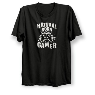 ใหม่ล่าสุด เสื้อยืดลําลอง แขนสั้น คอกลม พิมพ์ลายเกมมิ่ง Distro Original Natural Born Gamer Cool Premium 100% สําหรับผู้ช