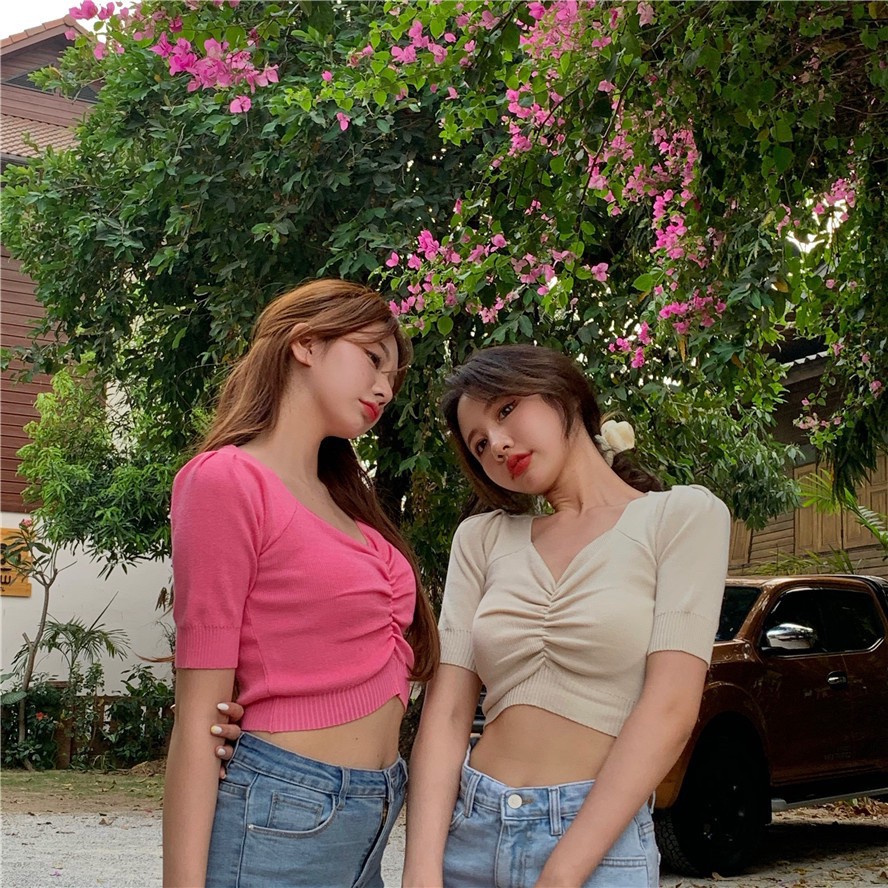 พร้อมส่ง-เสื้อครอป-คอวี-ทรงนี้ใส่สวยมาก-สไตล์เกาหลี-มาใหม่-เป็นเอฟวรี่เดย์ลุคเลยค่า