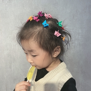 ภาพขนาดย่อของภาพหน้าปกสินค้า2022 กิ๊บติดผม ไซซ์มินิ ลายดอกไม้ ผีเสื้อ สีลูกกวาด สำหรับเด็กผู้หญิง จากร้าน xinyia.th บน Shopee