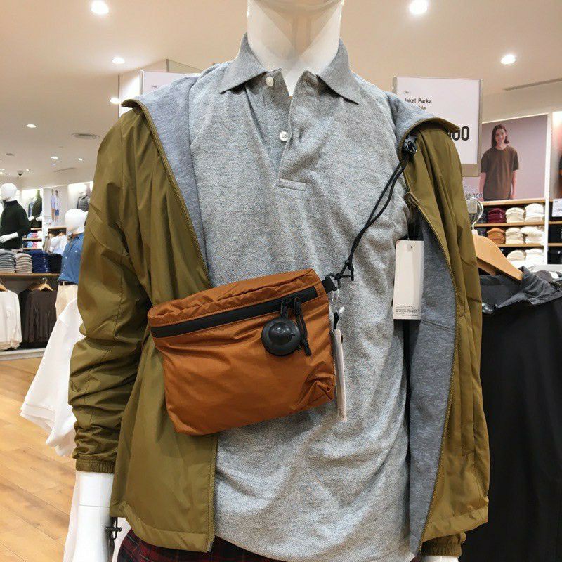 Uniqlo lightweight fanny bag