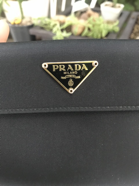 กระเป๋าสตางค์ผ้าสีดำ-prada-แท้