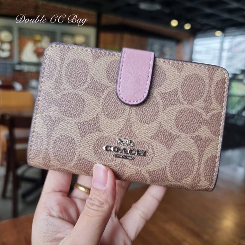 แท้-coach-f33034-medium-corner-zip-wallet-in-colorblock-signature-canvas