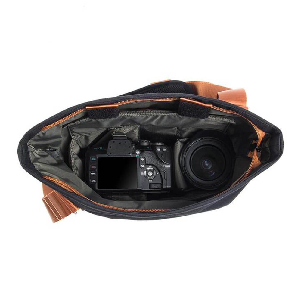 crumpler-กระเป๋ากล้อง-รุ่น-female-flasher-camera-shoulder-black-ประกันศูนย์