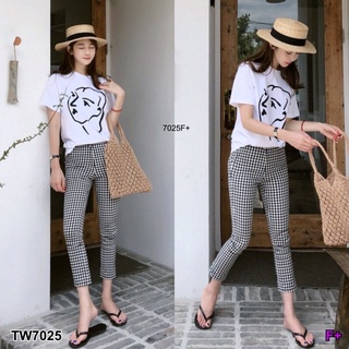 TW7025 Set 2ชิ้น เสื้อยืด คอกลมสีขาวพื้นเรียบ สกรีนตรงหน้าอก ผ้าคอตตอน มาพร้อมกับกางเกงขายาวลายสก๊อต รอบเอวยืดสม้อคหลัง