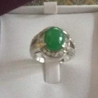 ขายแหวนหยกจักรพรรดิสีเขียวสวยมาก
