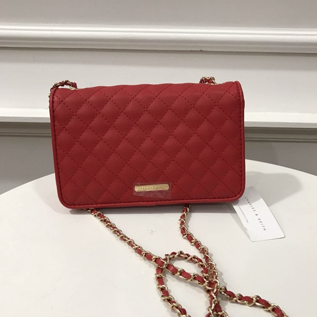 charles-and-keith-quilted-wallet-on-chain-แท้outlet