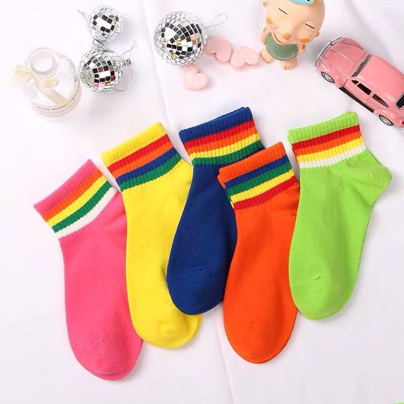 ถุงเท้าแฟชั่น-ลายสายรุ้ง-ฟรีไซส-ถุงเท้าข้อกลาง-ลายทางสีสันสด-rainbow-socks