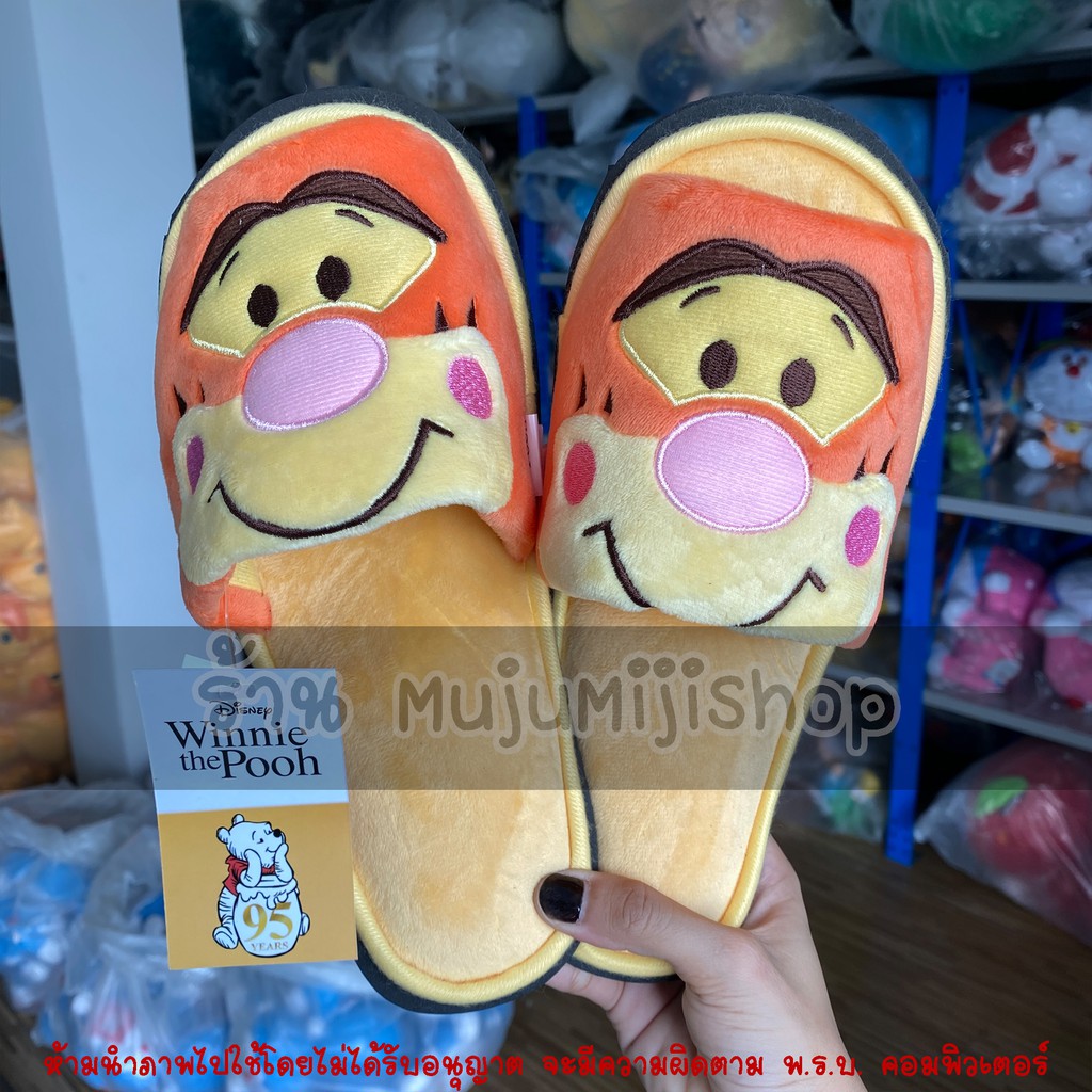 ภาพสินค้ารองเท้าใส่ในบ้านหมีพู พิกเล็ต ทิกเกอร์ อียอร์ Pooh Piglet Tigger Eeyore รุ่นใหม่ พื้นบาง ผ้านุ่ม จากร้าน mujumijishop บน Shopee ภาพที่ 4
