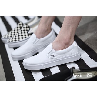 VANS Slip On Classic “True White"..VN000EYEW00.