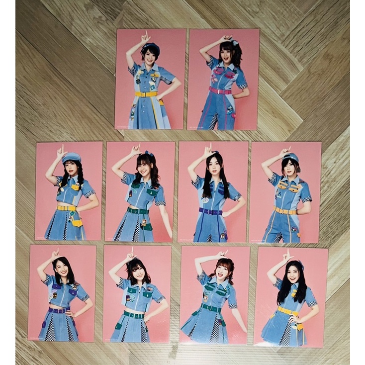 ภาพสินค้าPhotoset BNK48 ใบปก photoset 77 ดินแดนแสนวิเศษ ราคาถูก มีเก็บเงินปลายทาง จากร้าน bnk48shop.natnrk บน Shopee ภาพที่ 3