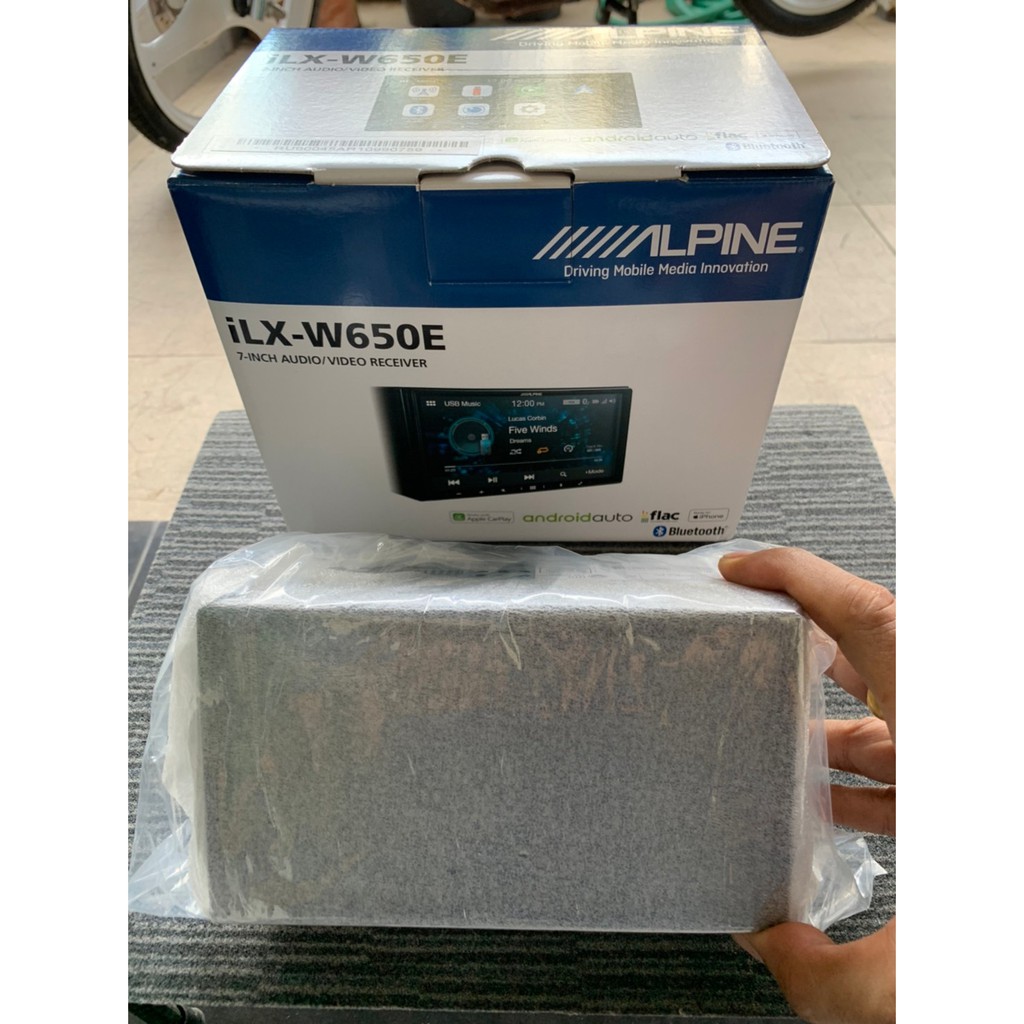 Alpine ILXW650E Head Unit Indepth Review Apple CarPlay,