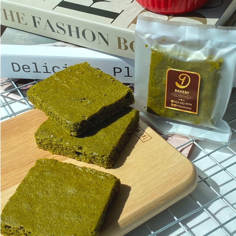 รูปภาพของMatcha Green Tea Brownies ขนม มัทฉะบราวนี่ บราวนี่ชาเขียว ไร้ไขมันทรานส์ ดีต่อสุขภาพลองเช็คราคา